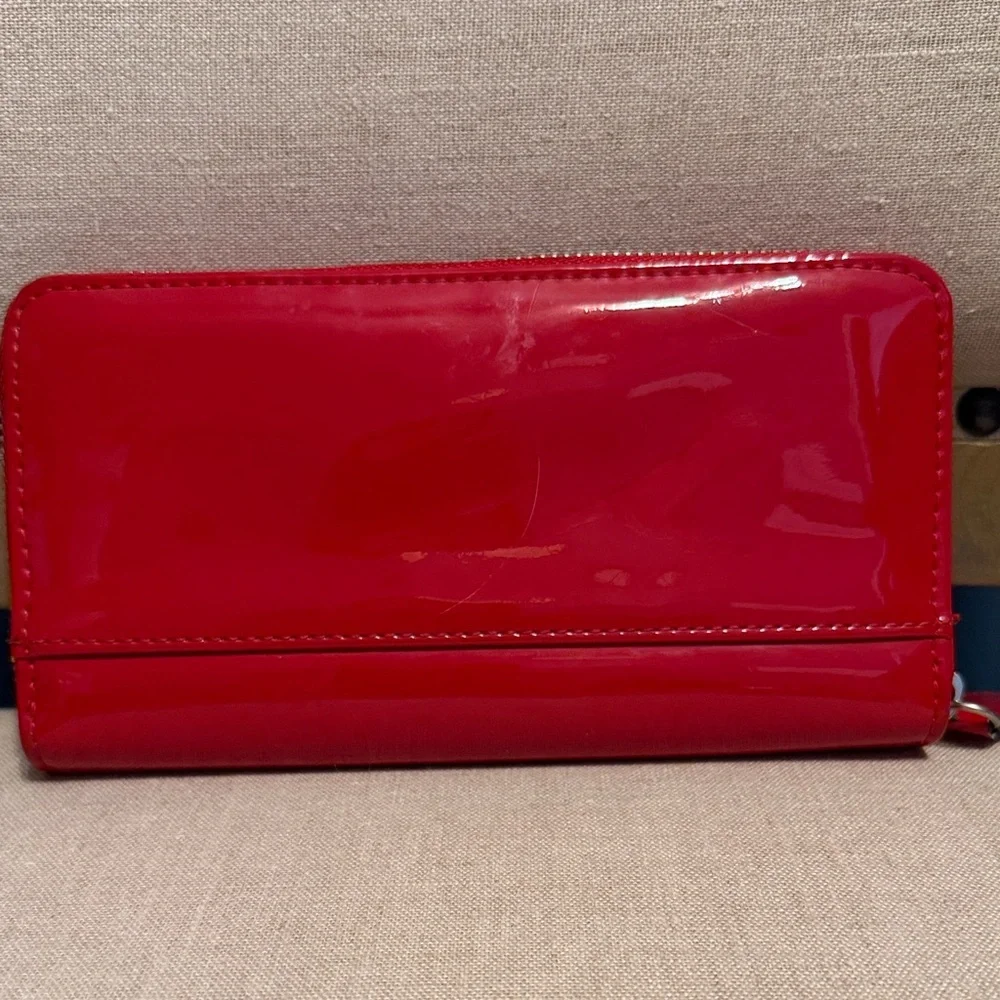 Guess features embossed